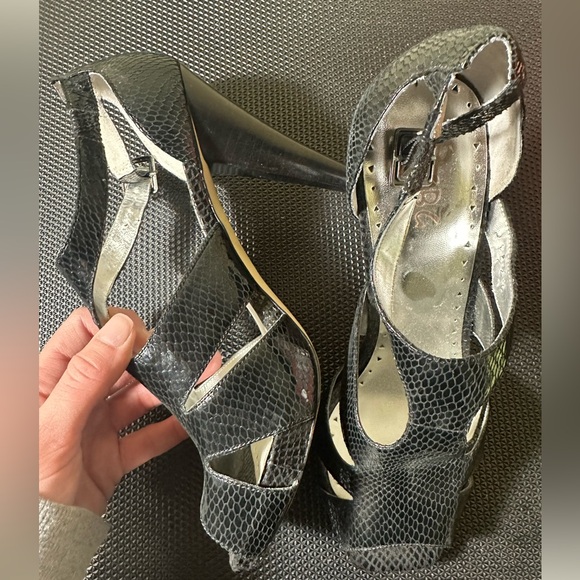 BCBG Black Textured Heels - Picture 2 of 3